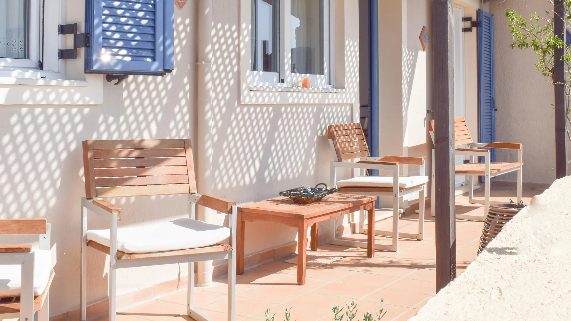 Hotel apartamentowy Diana Studios Mousata